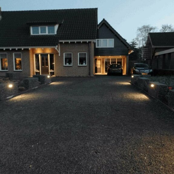 Schanskorf met verlichting