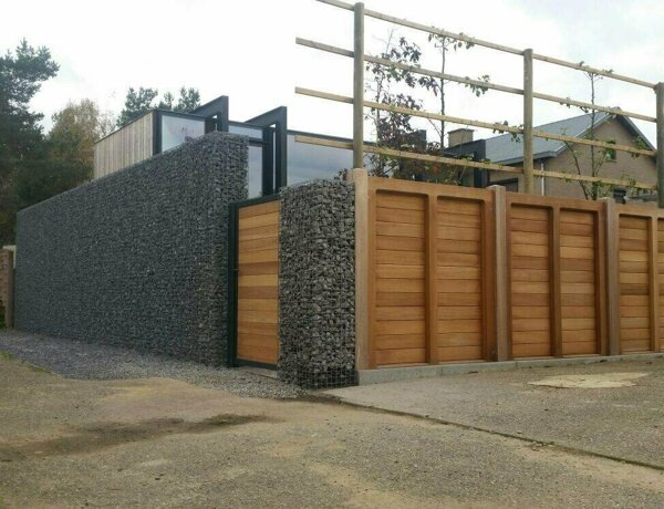 houten-schutting-gecombineerd-met-schanskorf-1485859067.jpg