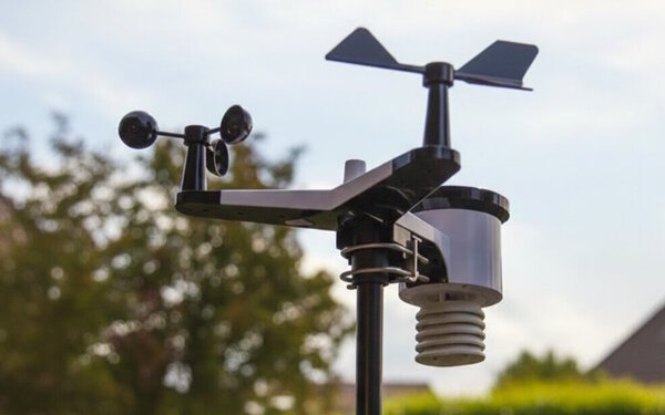 weerstation in de tuin.jpg