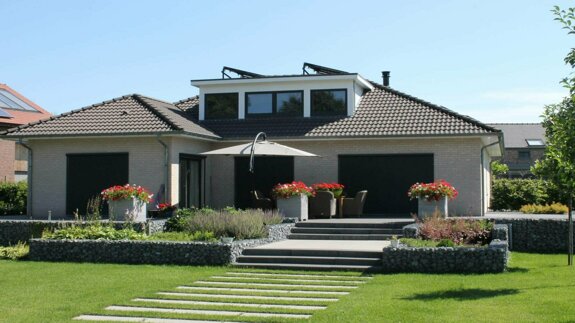 schanskorf-in-tuin-met-hoogteverschil-1485862501.jpg