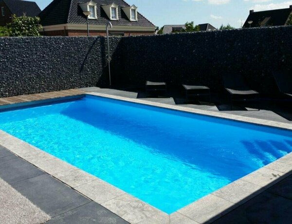 grindschutting-rondom-zwembad-1485871645.jpg