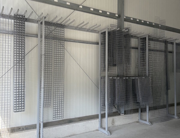 schanskorfen in de werkplaats.jpg