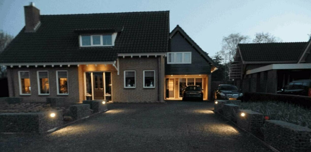 Schanskorf met verlichting