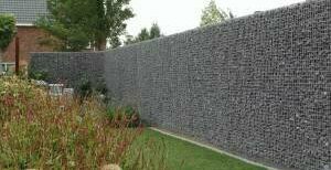 schanskorf schutting geplaatst