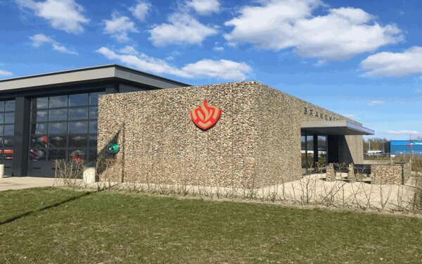 gevelbekleding bedrijfspand